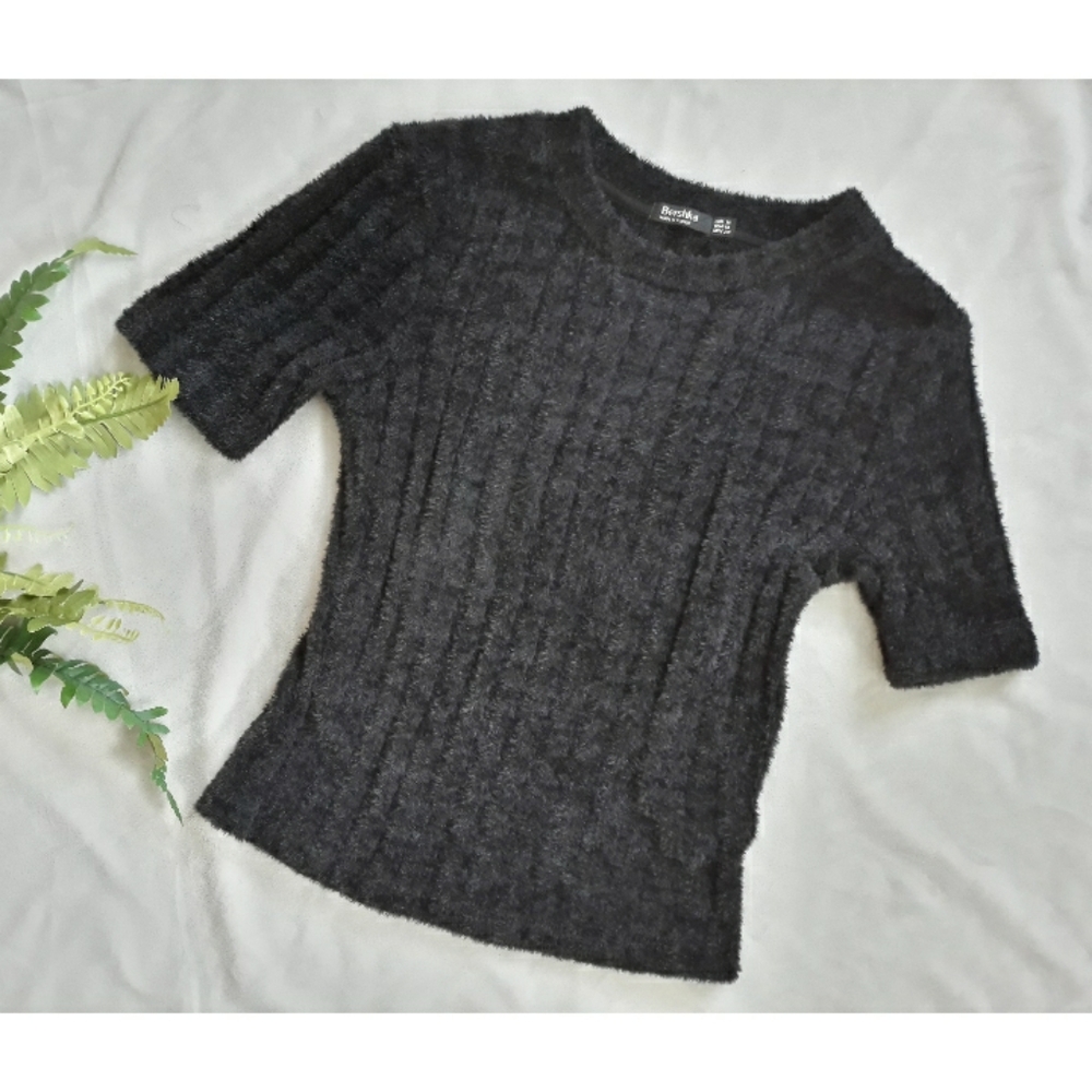 Fuzzy 90s Black top